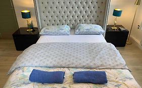 Central London Property-Ensuite, Double And Budget Room